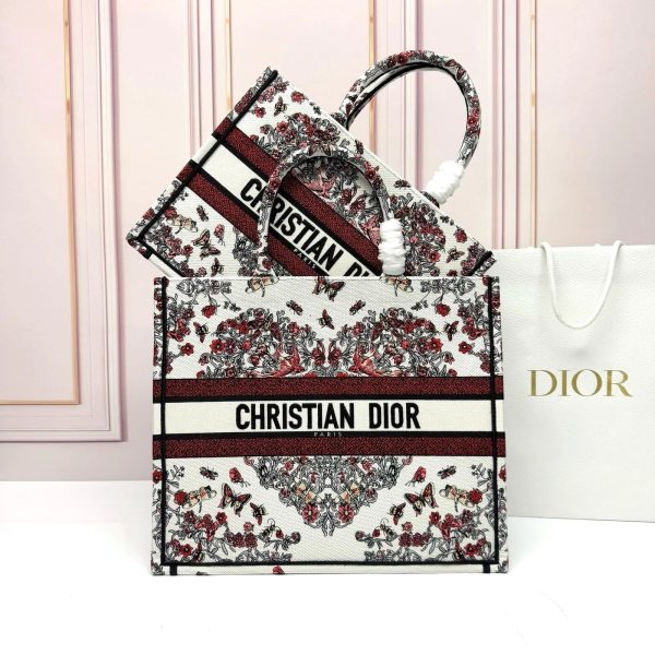 Amour Book Tote Bag